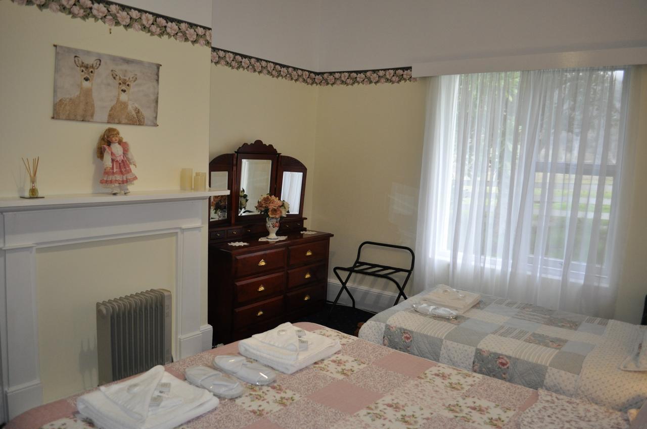 Roslyn House Bed & Breakfast Bushy Park 外观 照片