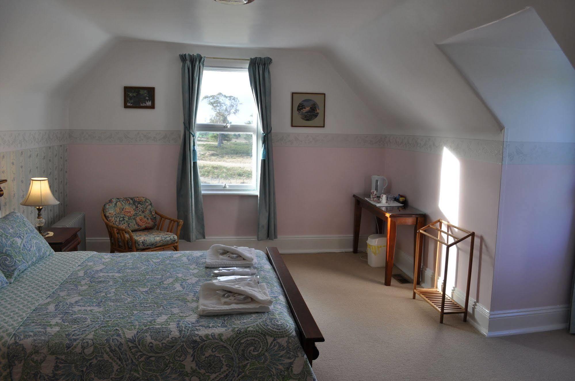 Roslyn House Bed & Breakfast Bushy Park 外观 照片