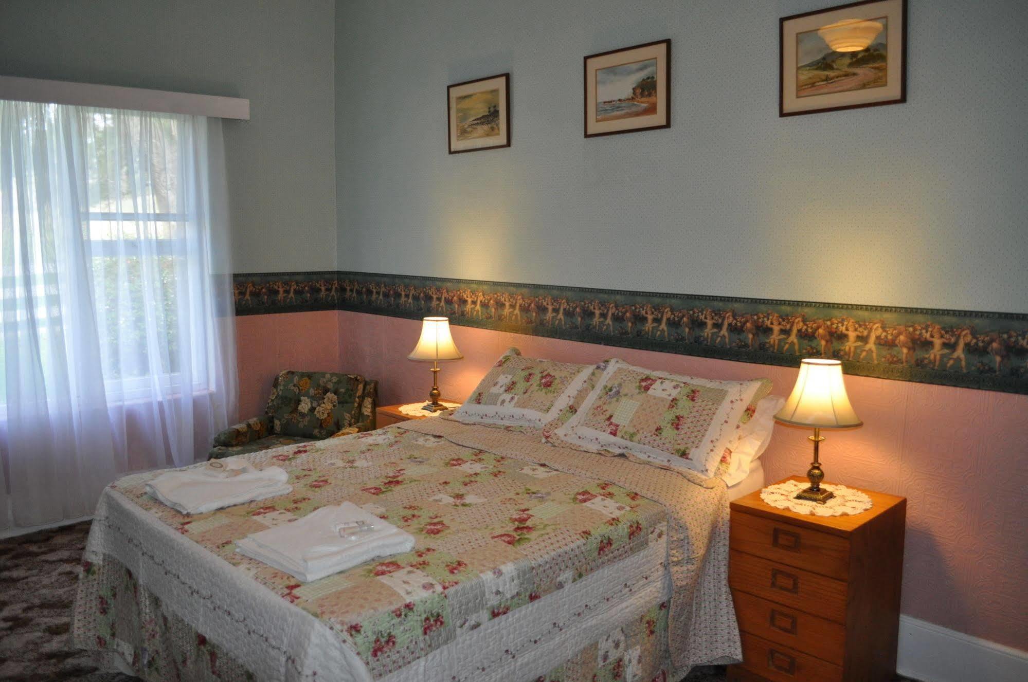 Roslyn House Bed & Breakfast Bushy Park 外观 照片